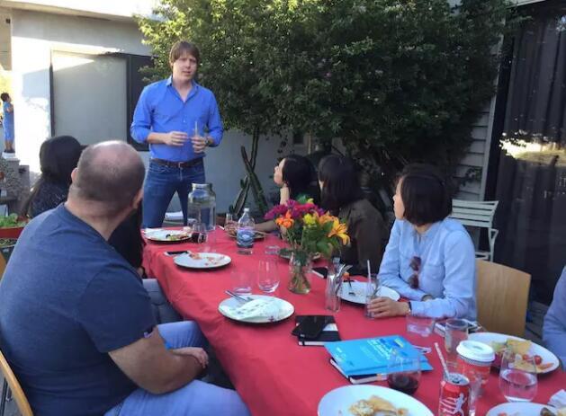 一直被視為酒店業(yè)威脅的Airbnb，它的野心可不止于此