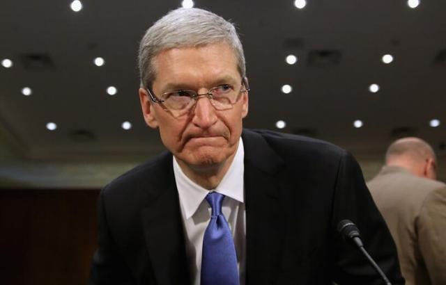 兩面派的科技大佬？特朗普稱剛當選就接到庫克電話