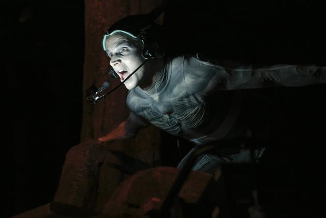 戲劇舞臺(tái)上也能出現(xiàn)實(shí)時(shí)渲染的動(dòng)畫(huà)角色?英特爾用這項(xiàng)技術(shù)做到了