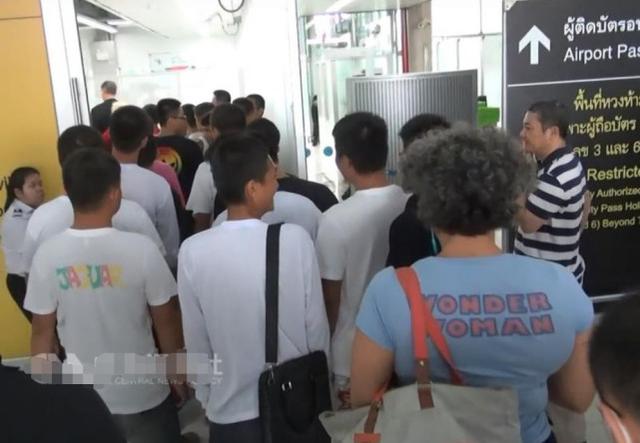 臺灣34名在泰服刑電信詐騙犯刑滿返臺 聲稱慶幸沒被送大陸