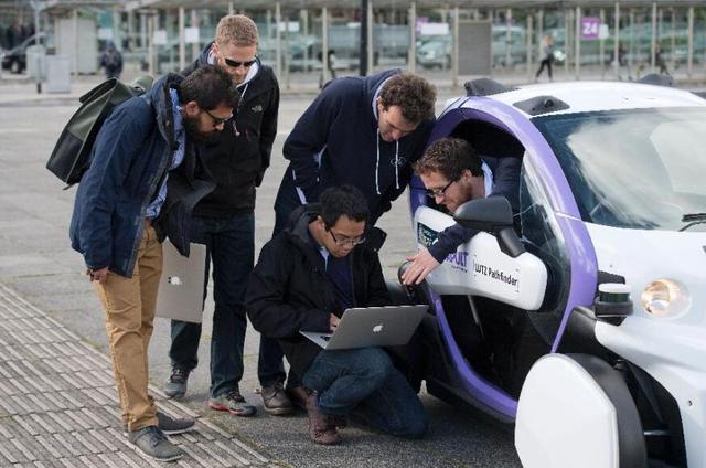 福布斯：別聽(tīng)廠商忽悠 全自動(dòng)駕駛汽車(chē)真正上路至少要等20年