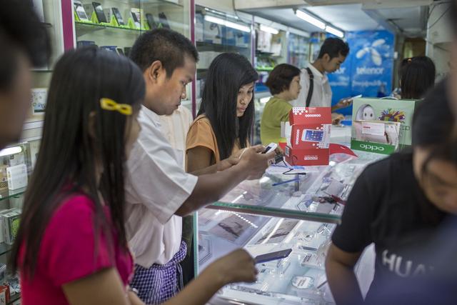 5000萬緬甸人第一次用上互聯(lián)網，接下來的事無語了 | 譯站