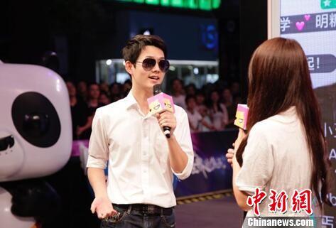 網(wǎng)絡(luò)直播新規(guī)明起實施:主播不能“任性” 彈幕要文明