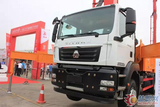 全新亮相的三一汕德卡底盤泵車