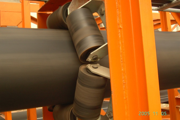 管狀<a href=http://m.zwbjp.com.cn target=_blank class=infotextkey>帶式輸送機</a>