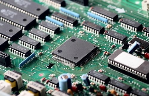 國(guó)產(chǎn)芯片技術(shù)實(shí)現(xiàn)飛躍 產(chǎn)業(yè)再上新臺(tái)階