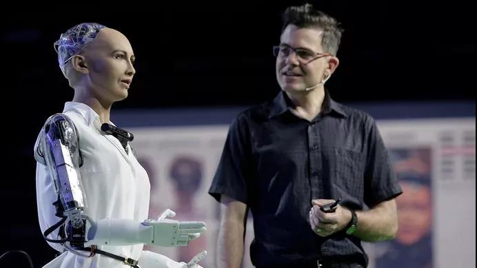 我們?nèi)绾卧谖磥?lái)不被機(jī)器人取代？