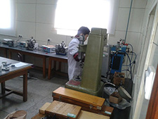 技術(shù)中心對(duì)軸承進(jìn)行檢驗(yàn) 技術(shù)中心對(duì)軸承進(jìn)行檢驗(yàn)